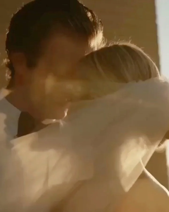 The Art of Romanticizing

Romanticizing is seeing the beauty and magic in the present, even in small, fleeting moments. Skilled wedding photographers and videographers know how to capture it.