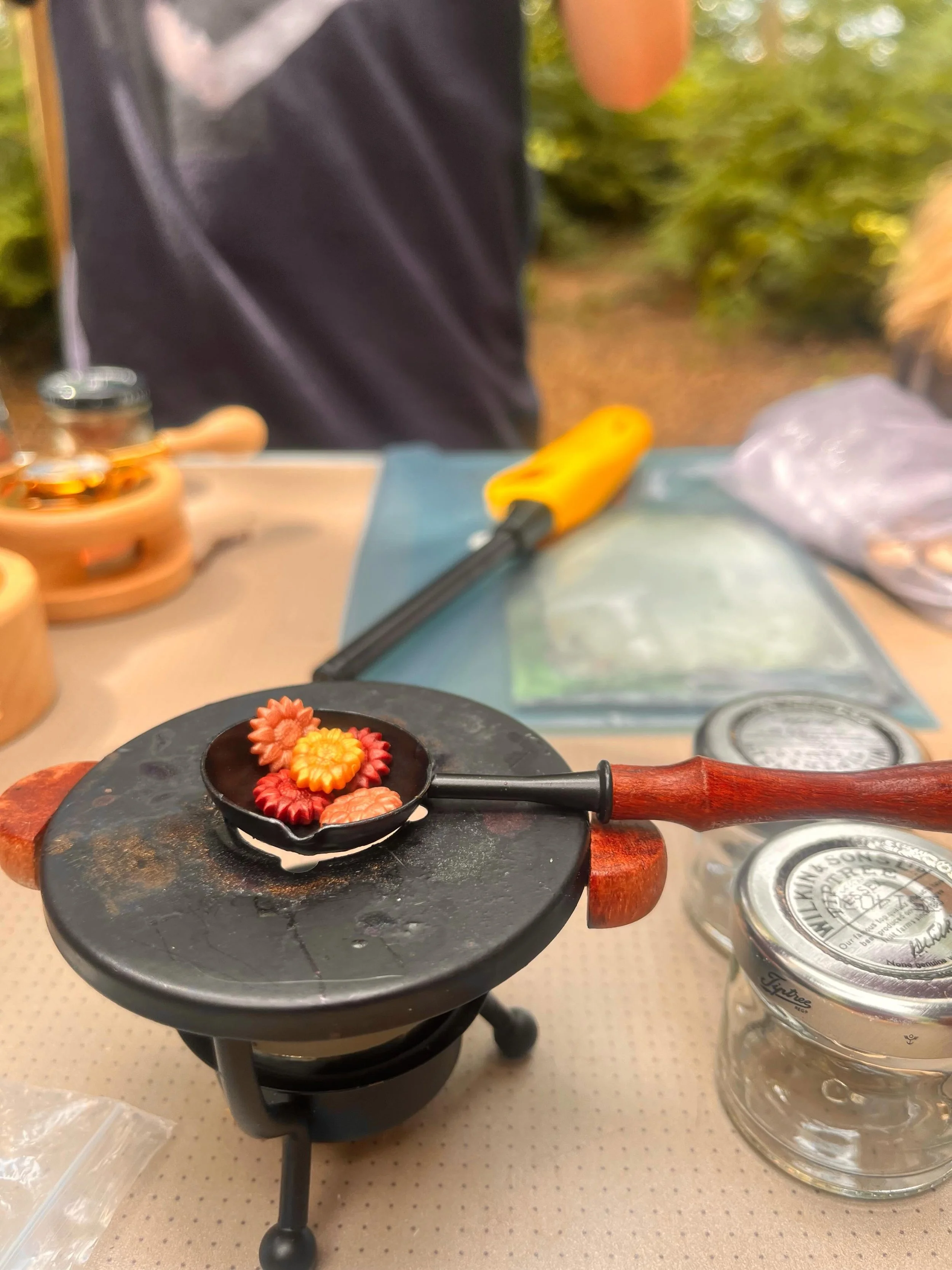wax melting cauldron