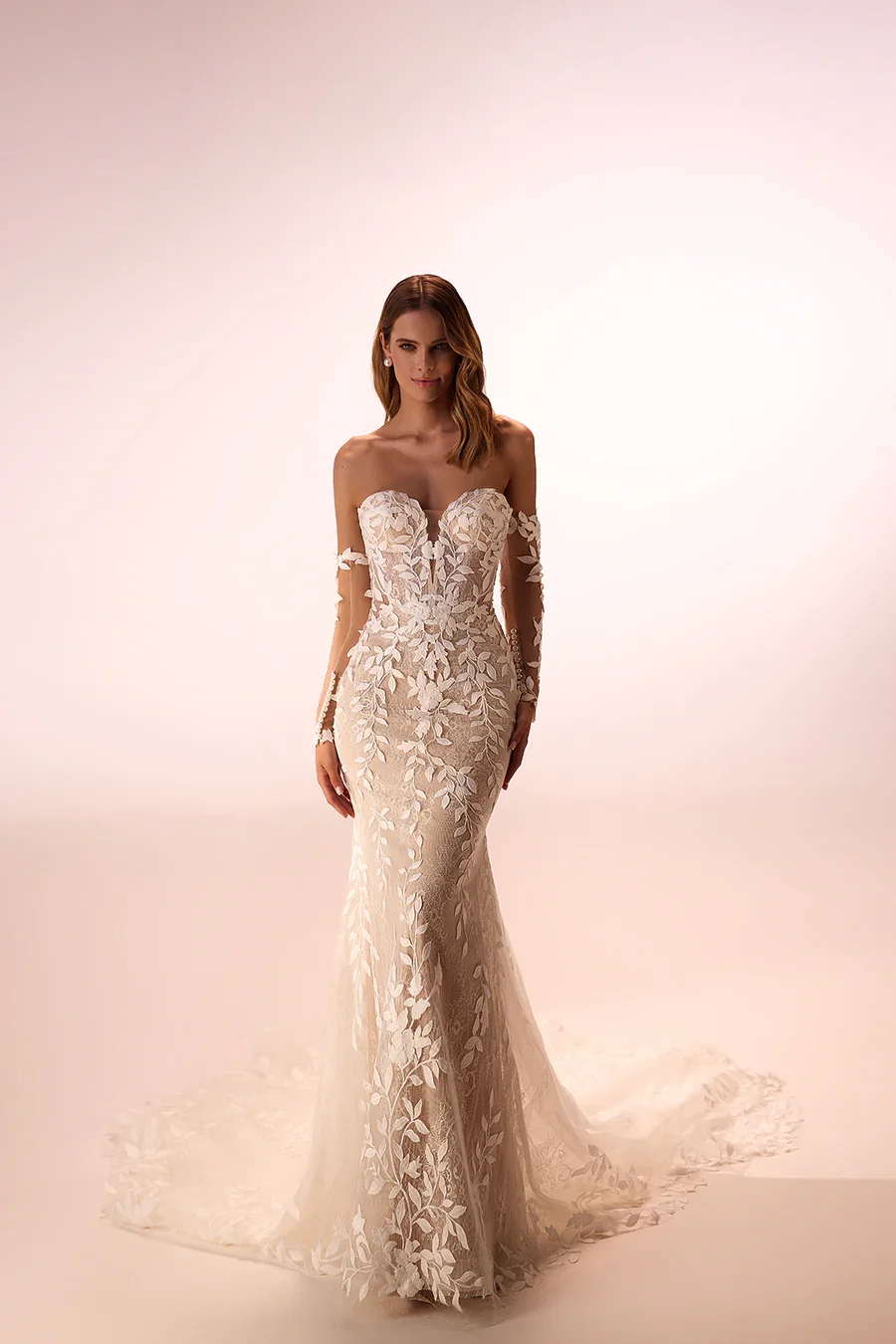 Procella_from_DAMA_Couture_1_o_900x.webp