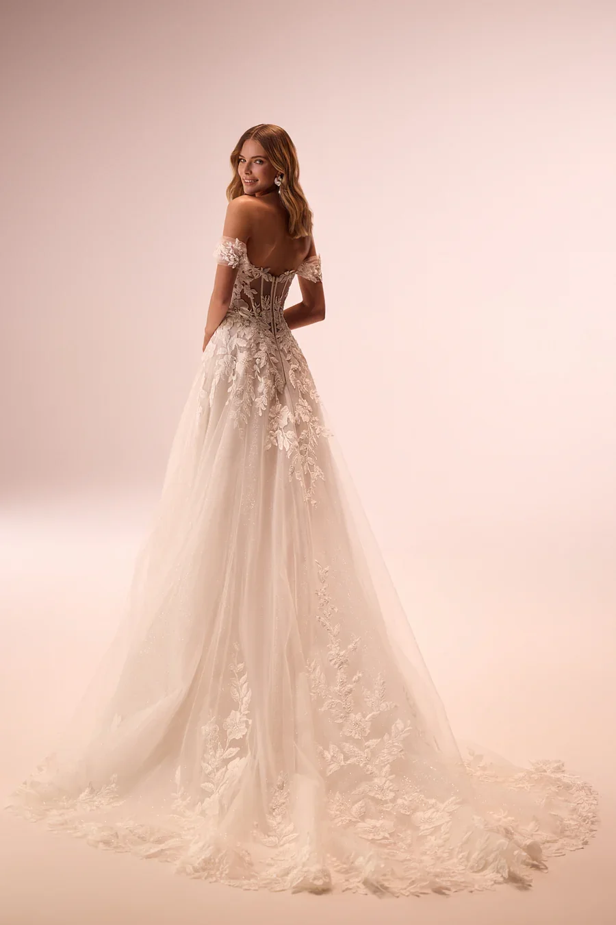 Aurora_from_DAMA_Couture_2_900x.webp