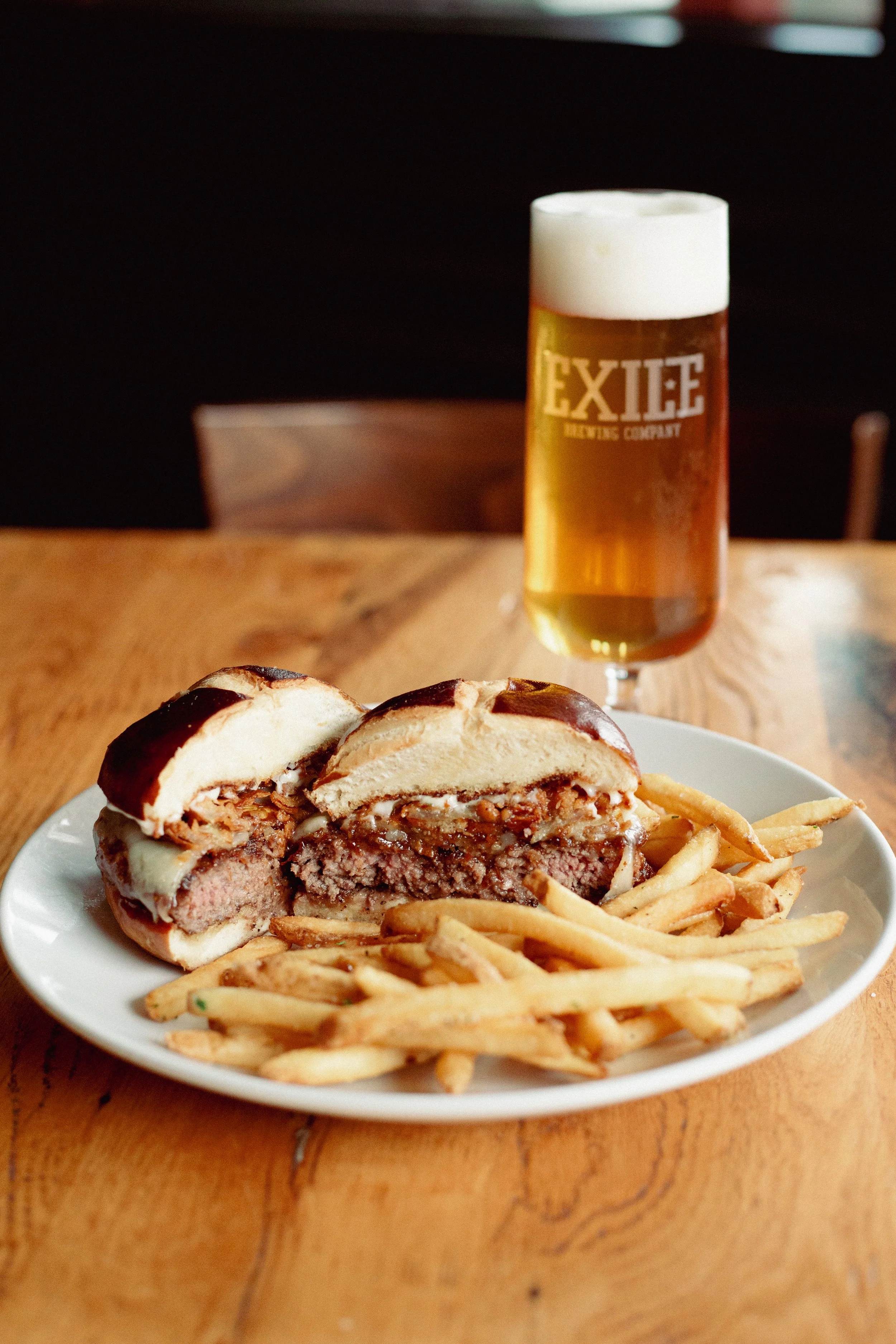 EXILE26_Exile-Burger_3-12.jpg