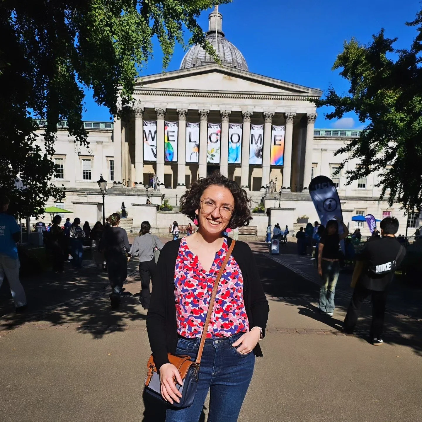 Les comparto este gran sue&ntilde;o cumplido... Esta soy yo llegando a la University College London, luego de un largo camino de desv&iacute;os, dudas, esperanza, esfuerzo, inseguridades, sue&ntilde;os y apoyo de muchas personas que lo hicieron posib