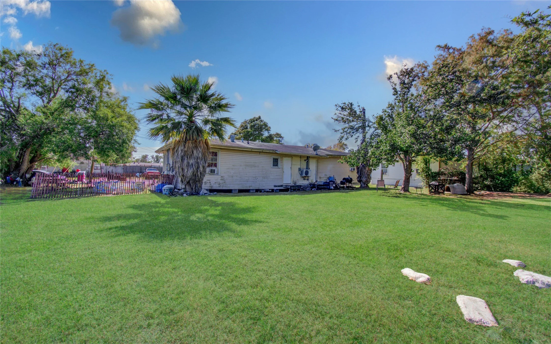 b) back of house.jpg