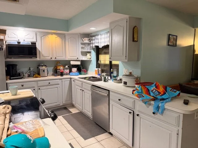 l) kitchen (2).jpeg