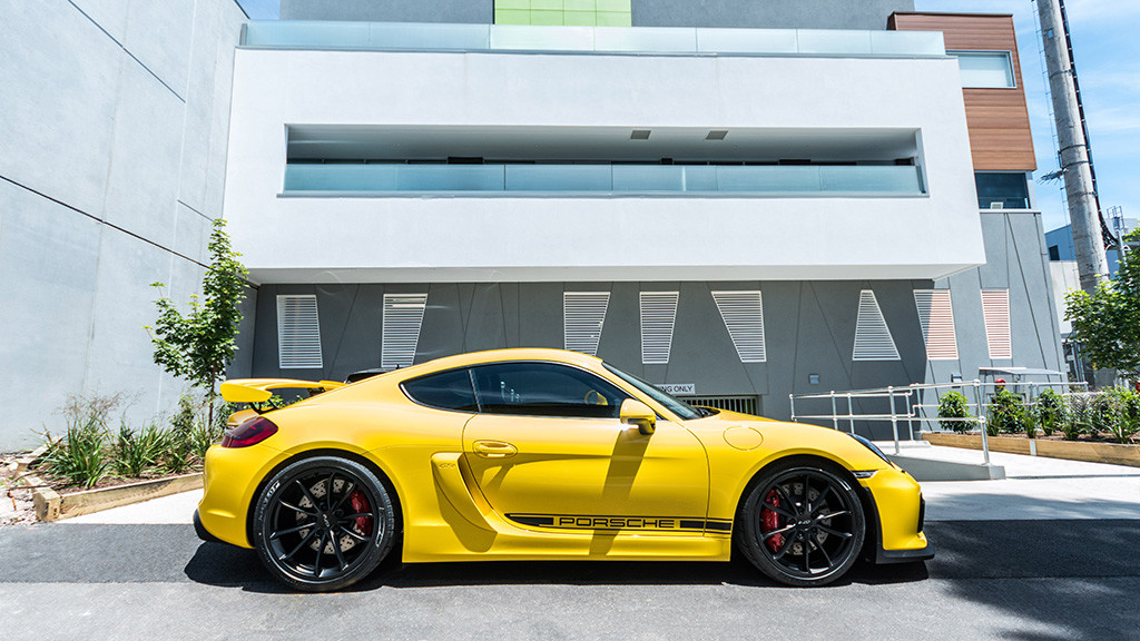 Porsche Cayman GT4