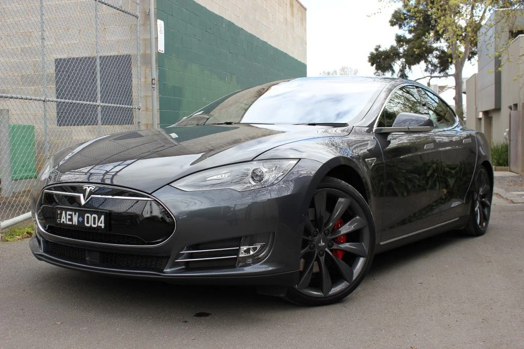 Tesla P85D - Midnight Silver