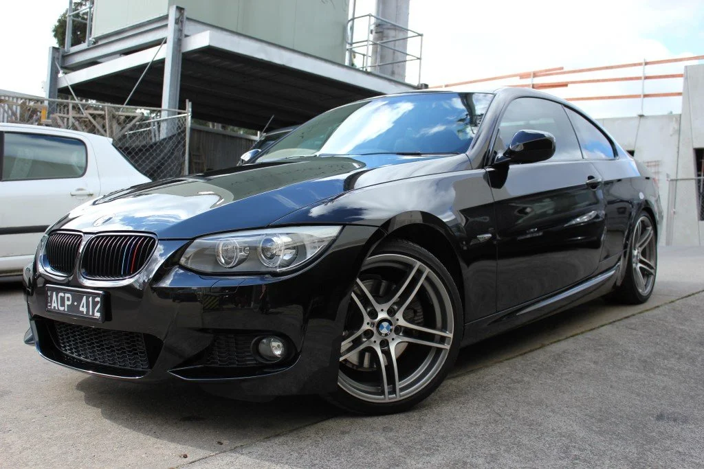 BMW 330D - Sapphire Black Metallic