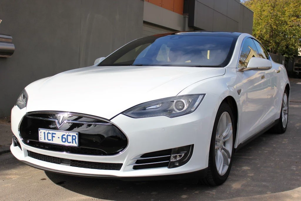 Tesla Model S 85 - White
