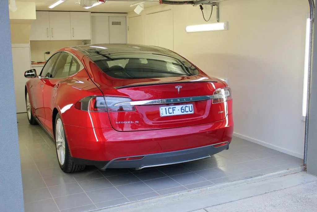 Tesla Model S P85 - Multicoat Red