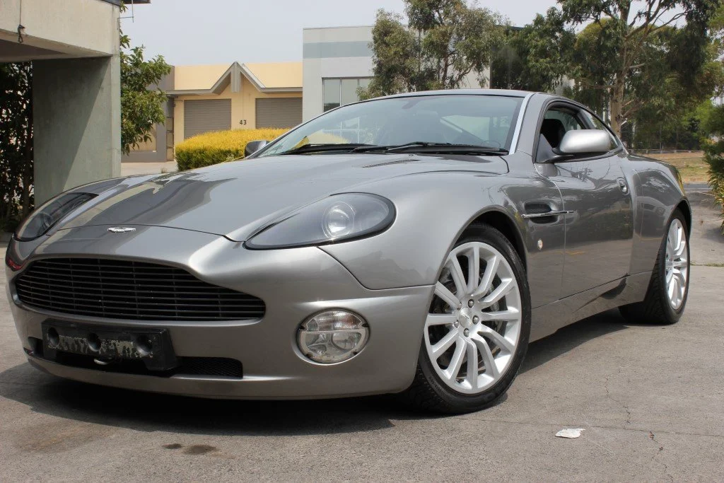 Aston Martin V12 Vanquish