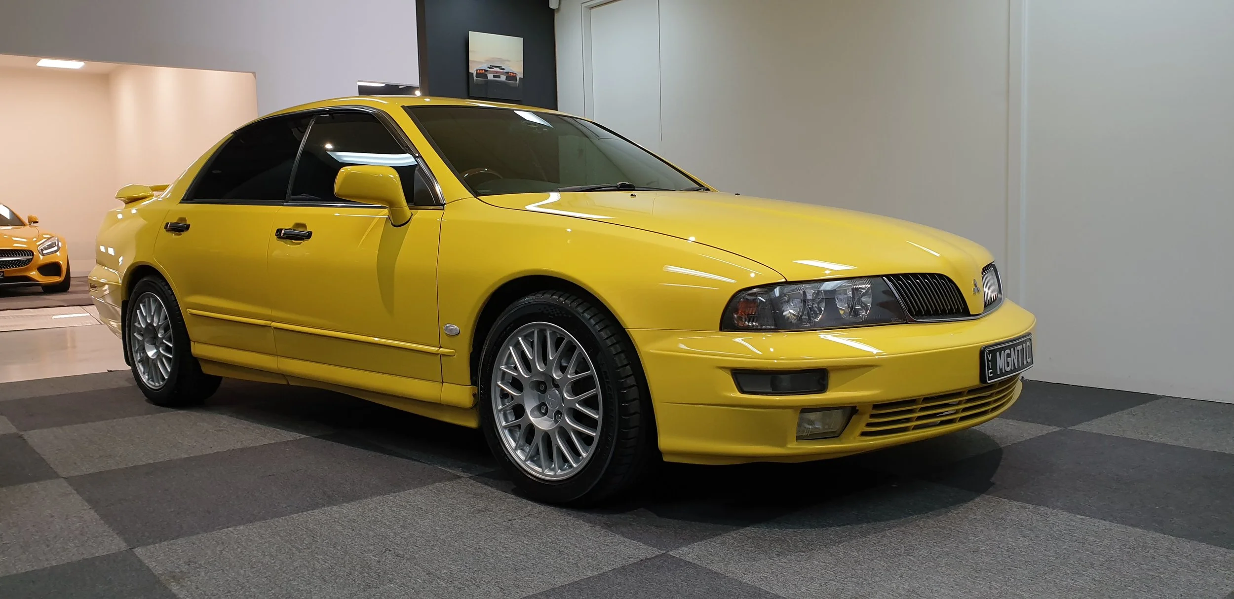 Mitsubishi Verada GTV - Wasp