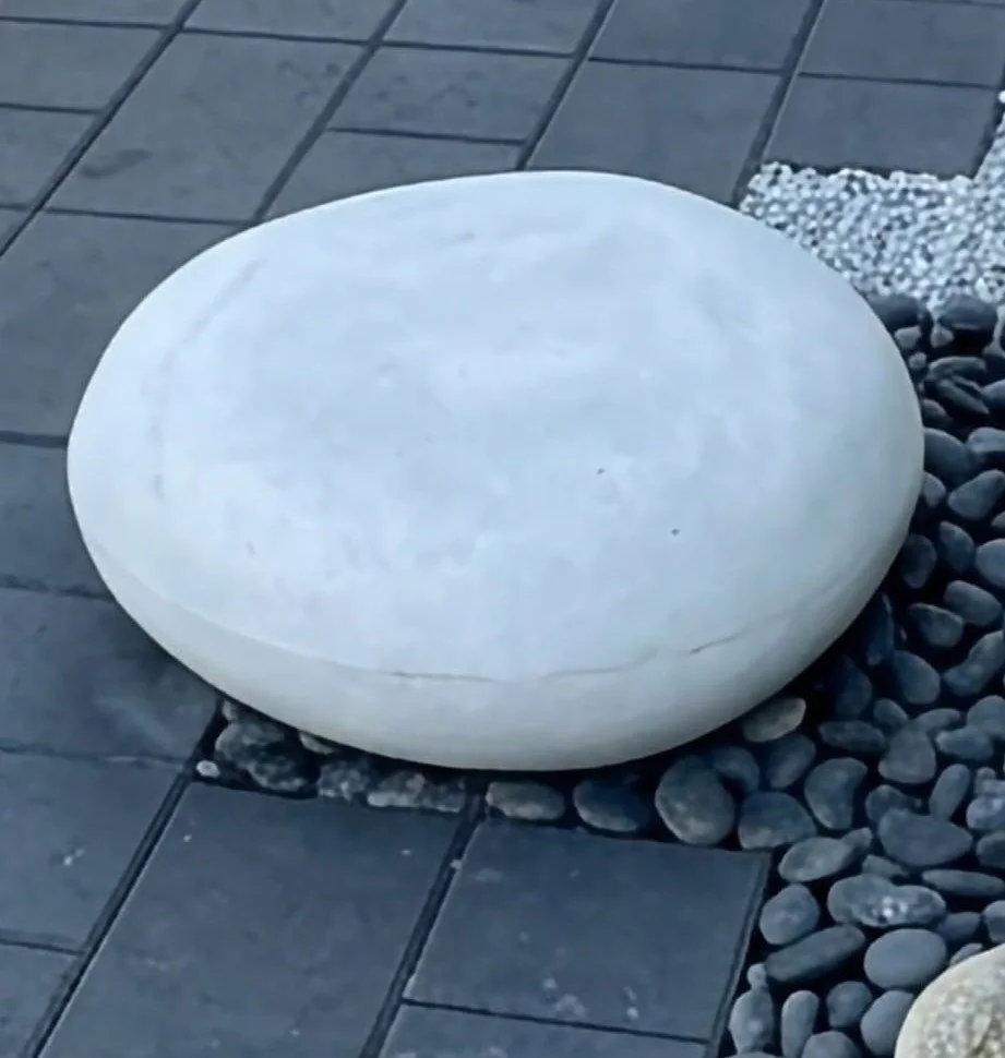 Round Rock Medium Gray