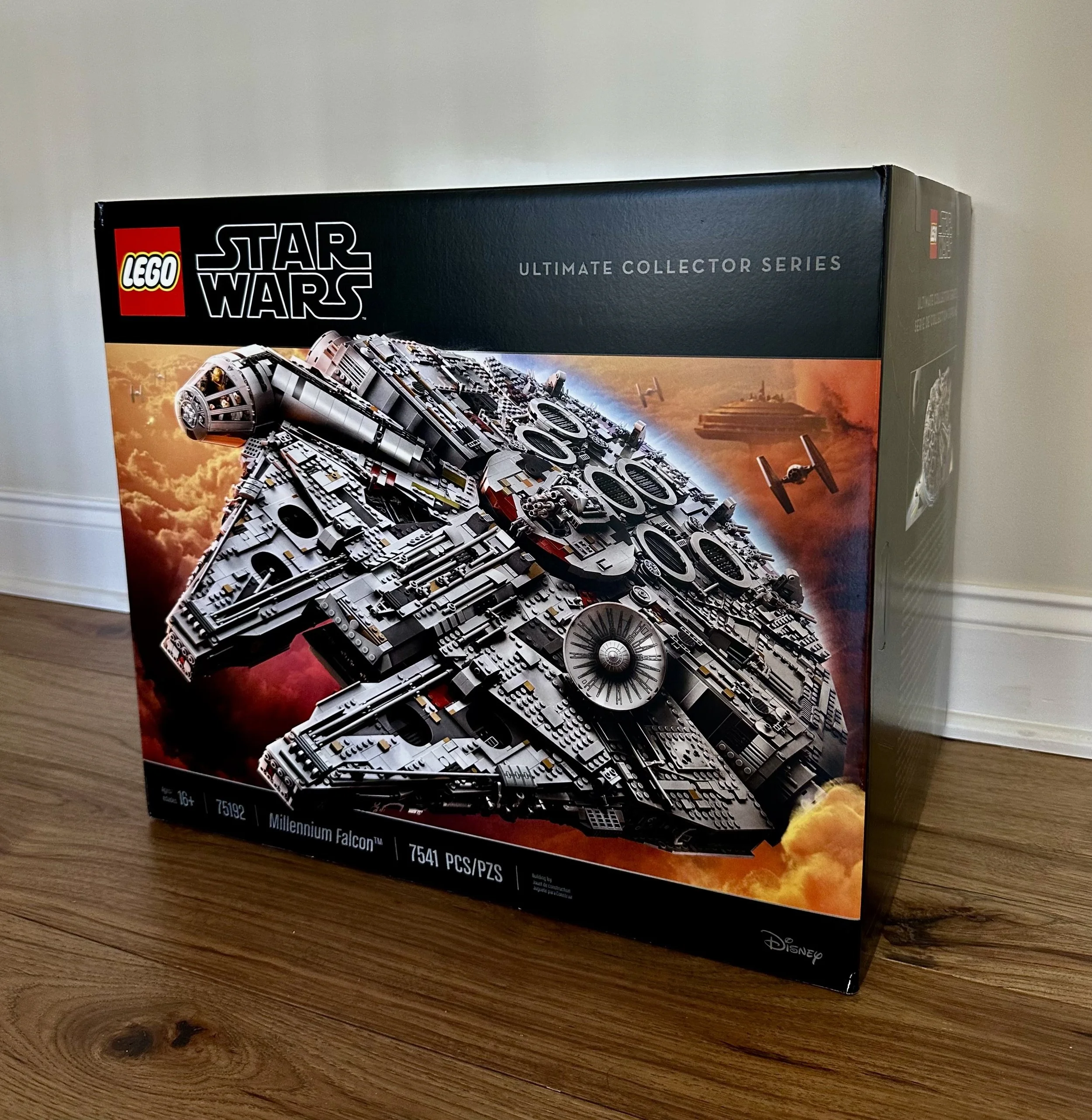 LEGO Star Wars Millennium Falcon UCS 75192