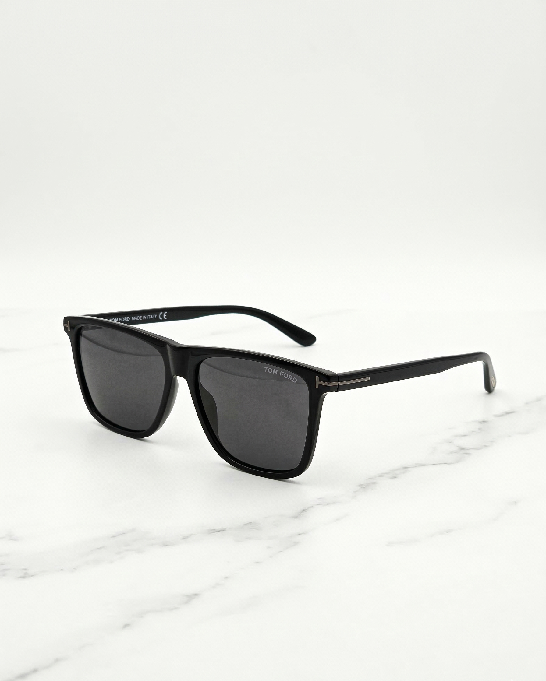 tom-ford-left-ai.png