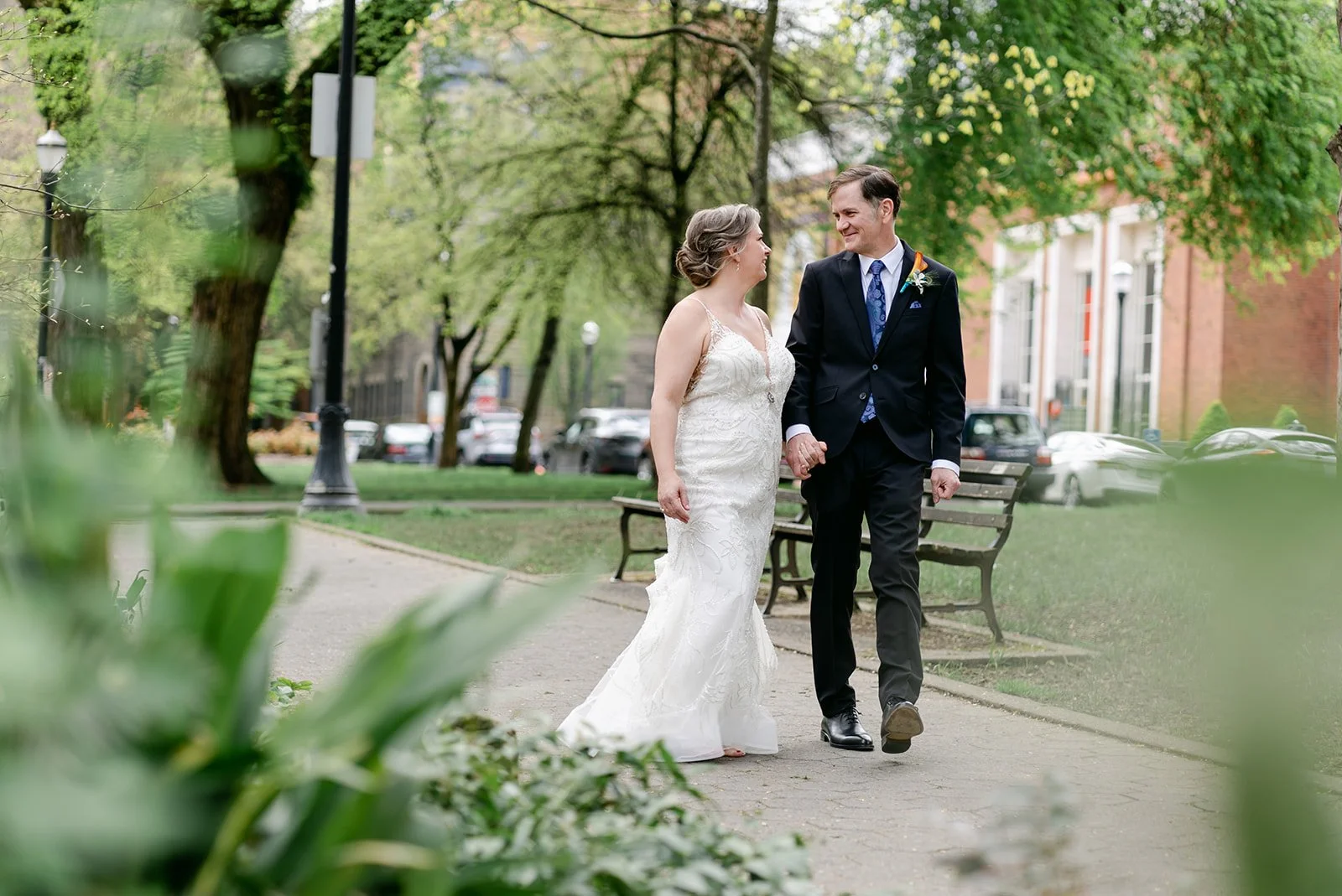 Barefoot in the Park Blocks | Rachel &amp; Ryan | Arlington Club Portland Wedding
