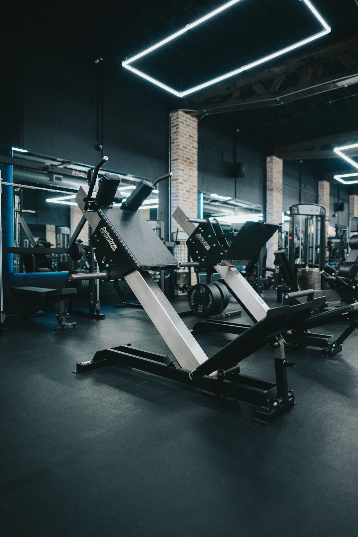244_Hacklift_at_gym.jpg.webp