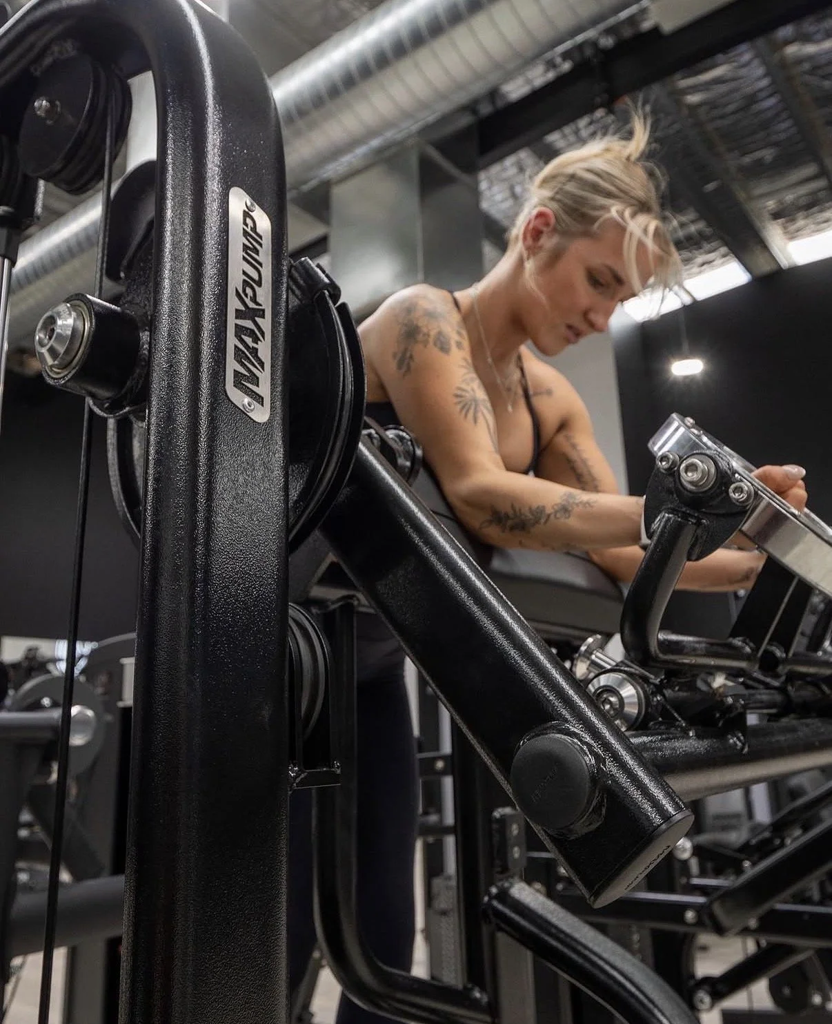 A7039 | Standing Multi Rotary Biceps Curl