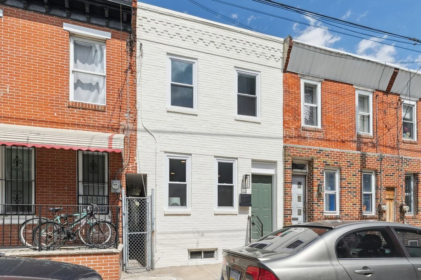 631 Pierce St, you can&rsquo;t find a house in Philadelphia with a roof deck this big and finishes this nice at this price point. Reach out to @gverallis_adre for details. Once again @grobmanconstruction did a great job.
