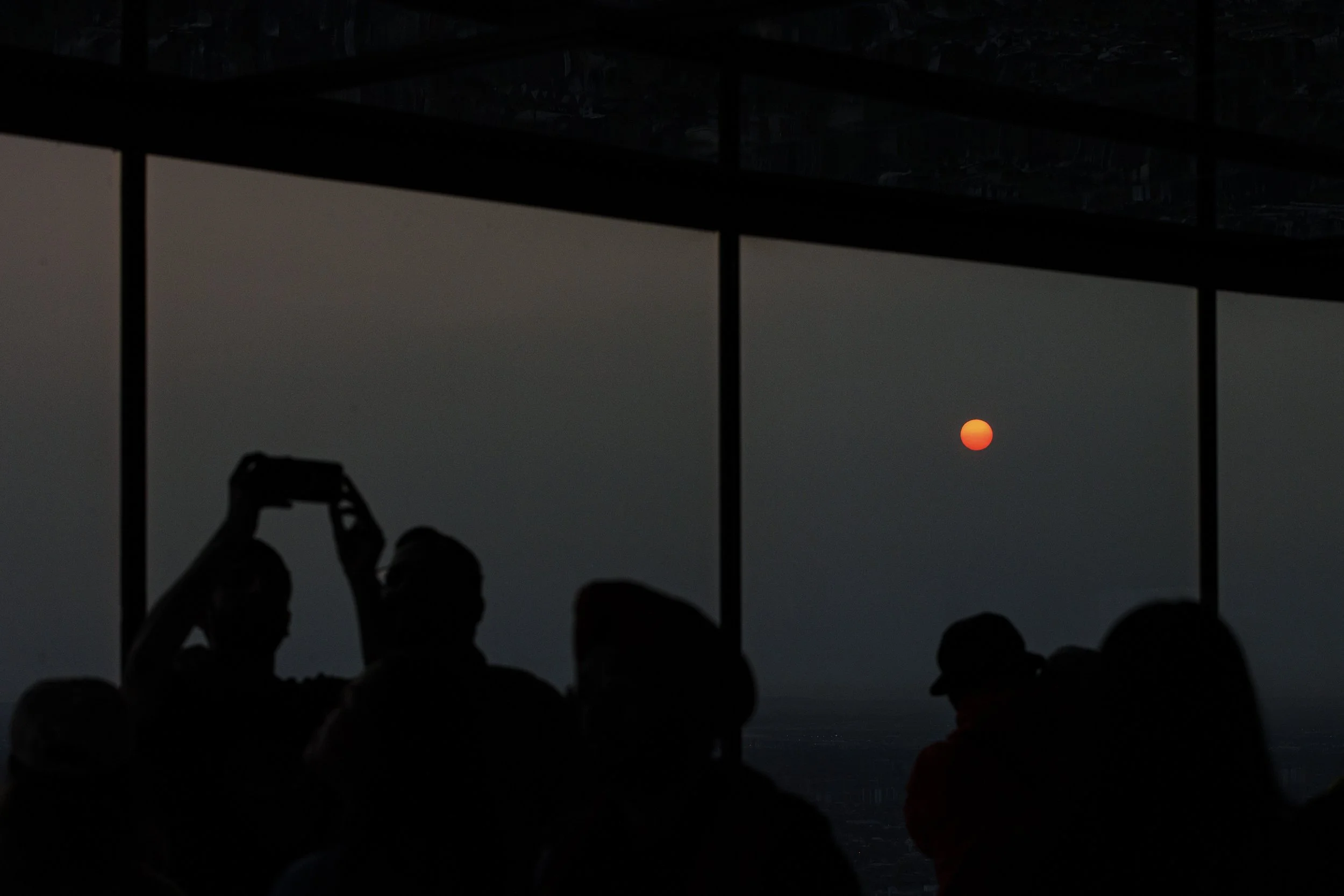 2023-AC0I4118-CNT0WER-SMOKY-SUNSET.JPG