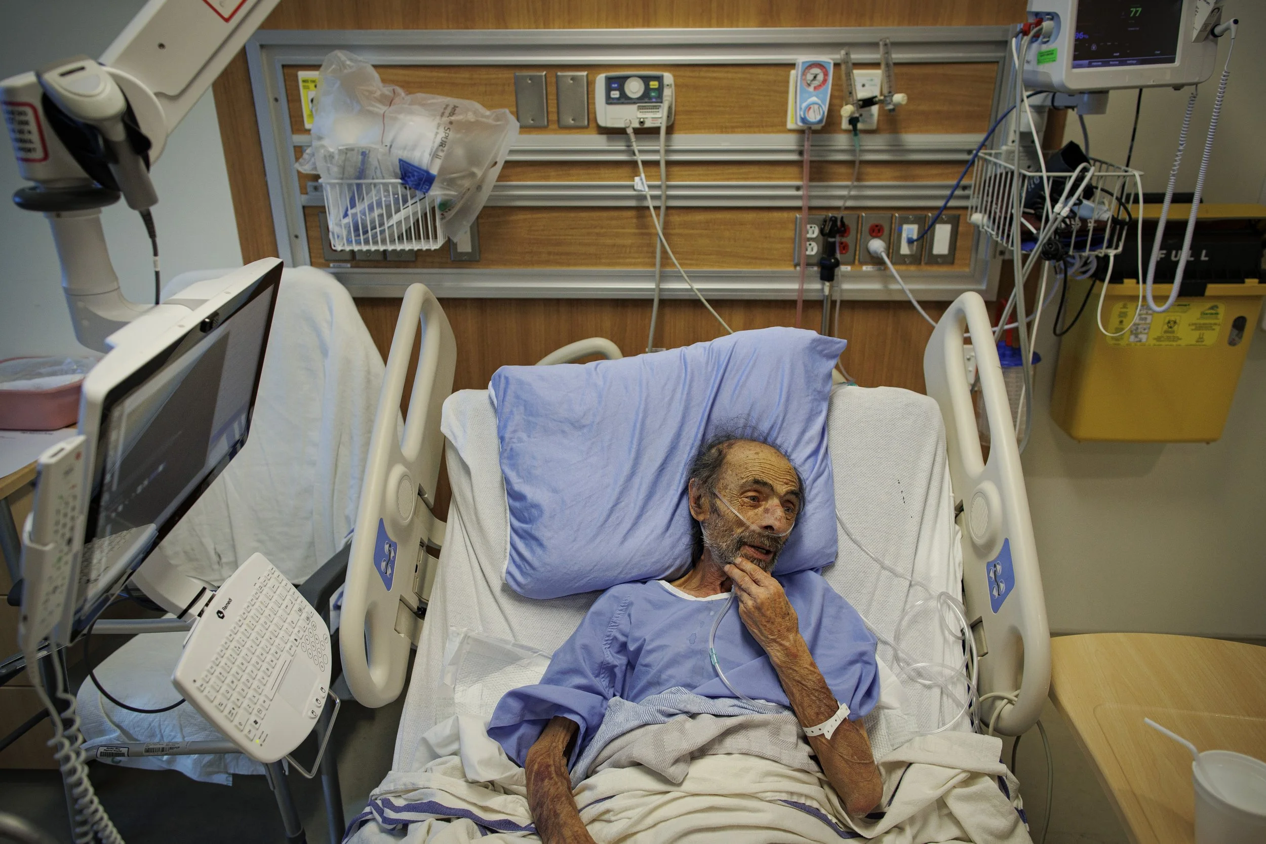 Emilio Perrone, who was unvaccinated at the time he contracted COVID-19, recovers in  Humber River Hospital on Jan. 25, 2022.