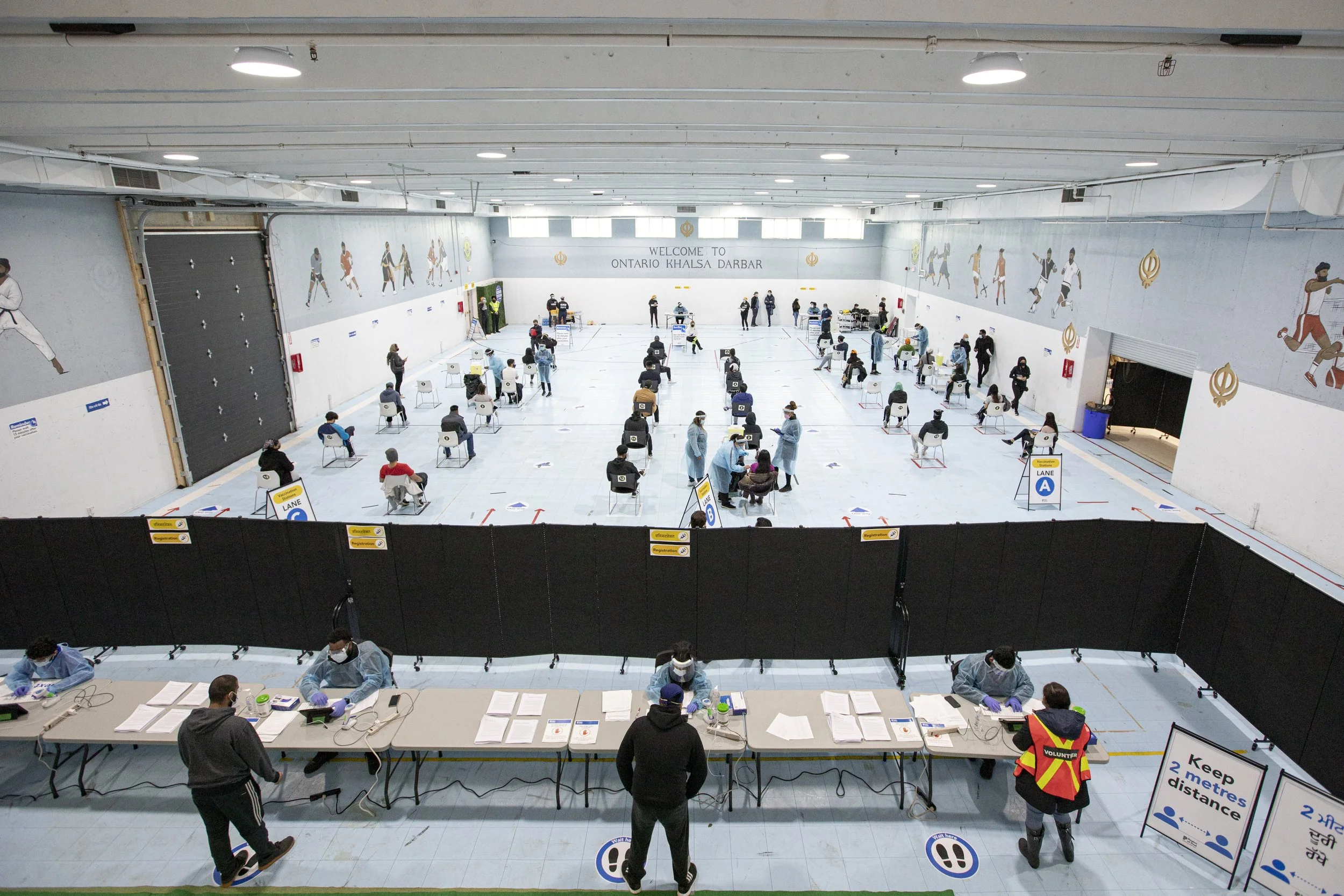A mass vaccination clinic at the Ontario Khalsa Darbar, in Mississauga, Ont., on May 4, 2021.