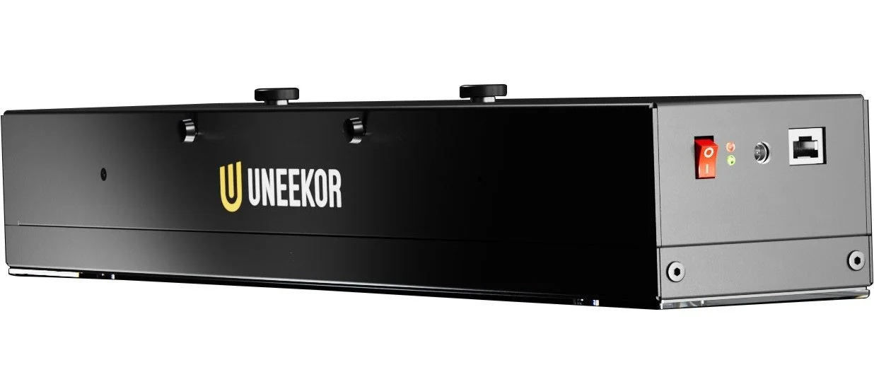 uneekor_34_left_nb_crop.jpg