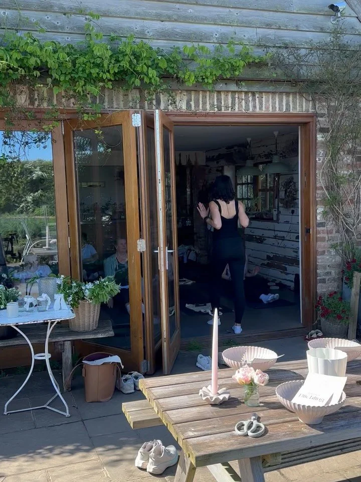 The first of many dreamy collaborations for our Pilates &amp; Petals Sunday Session 🌸

We moved, we sipped, and we created - definitely my kind of slow Sunday morning 🤍

Thank you to all you gorgeous souls who made it so fun and special - and to th
