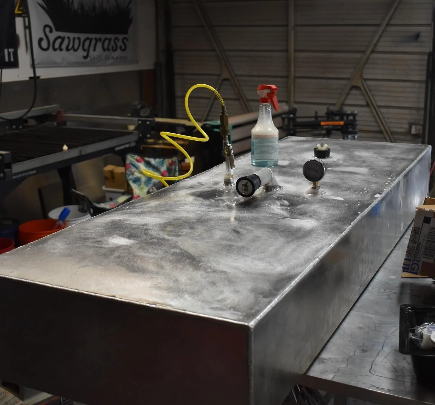 50 gallon fuel tank being tested at 5 psi before being coated with epoxy.

#tigwelding#marinefab#customfabrication#boat