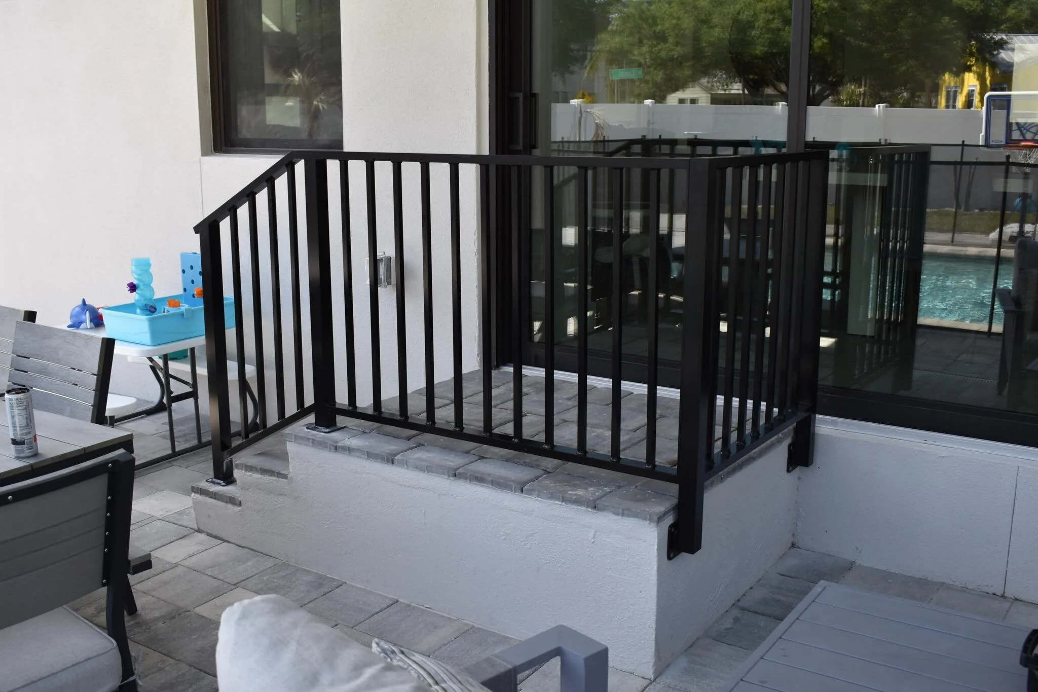 Aluminum picket railing on this Tampa home&rsquo;s pool deck. All tig welded and finished in satin black powder coat. 

#tigwelding #fabrication #customfab #tampa #metalwork