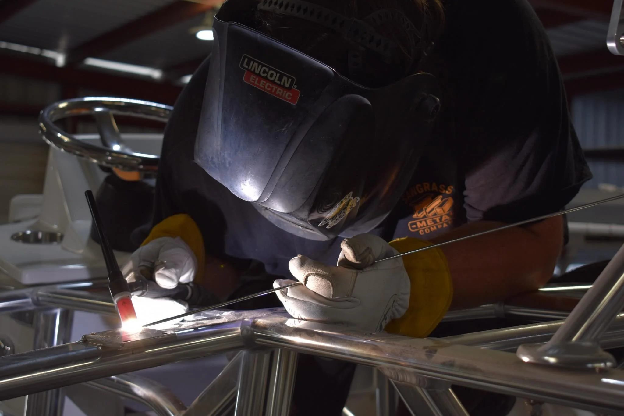 Precision TIG work adding antenna mounts to this contender rebuild by @gulfsidemarineusa

#tigwelding #marinefabrication #contender #metalwork #aluminumtig