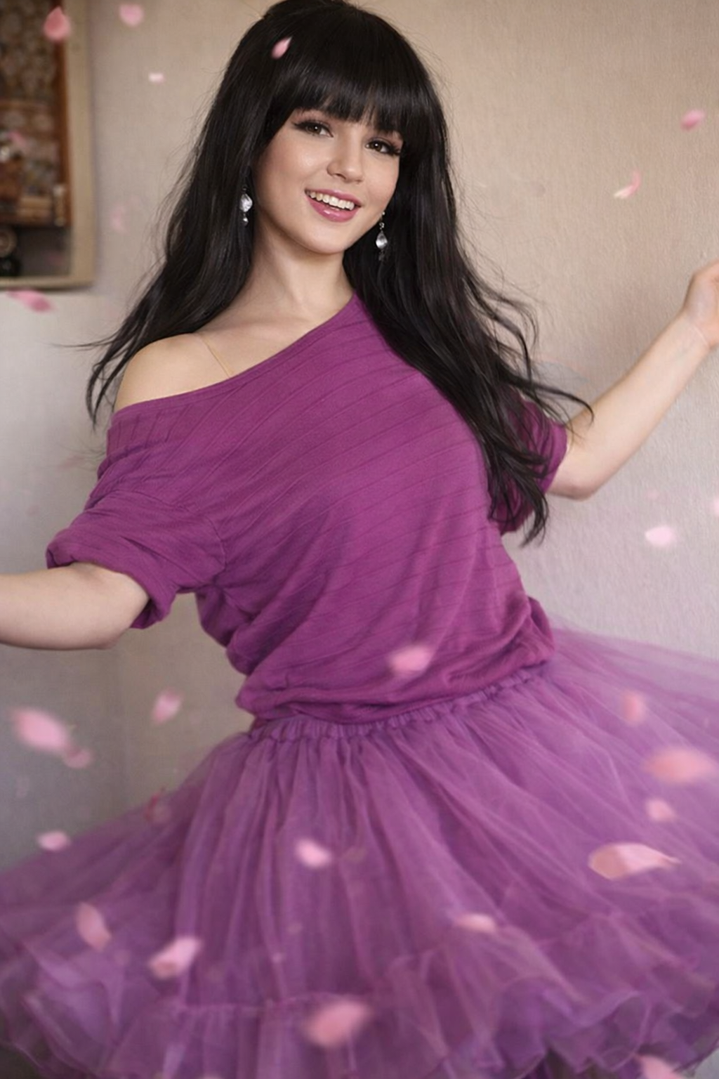 Realistic woman in p.png