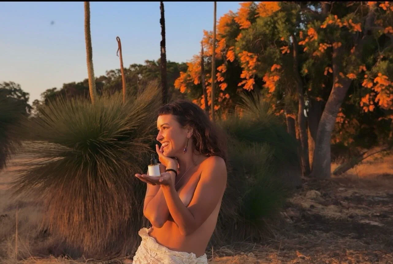 Isis Unveiled ✨embodying the sacred feminine in all her forms.
From softness to strength and mystery to revelation. Pure magic 🌹 May we all embody her sacred essence.