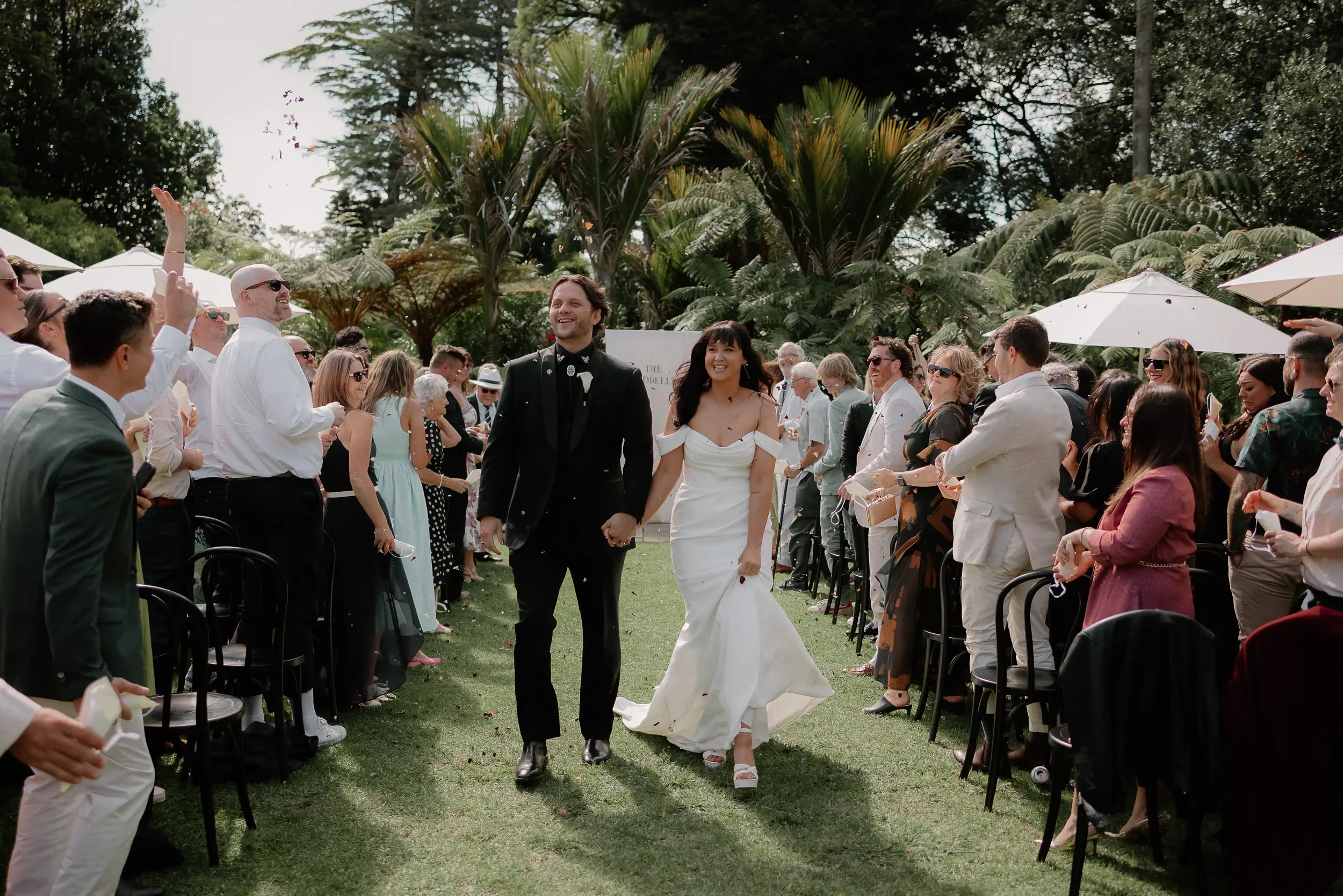 claireriversphotography—puketutuislandestate-auckland-wedding-photographer-601.webp