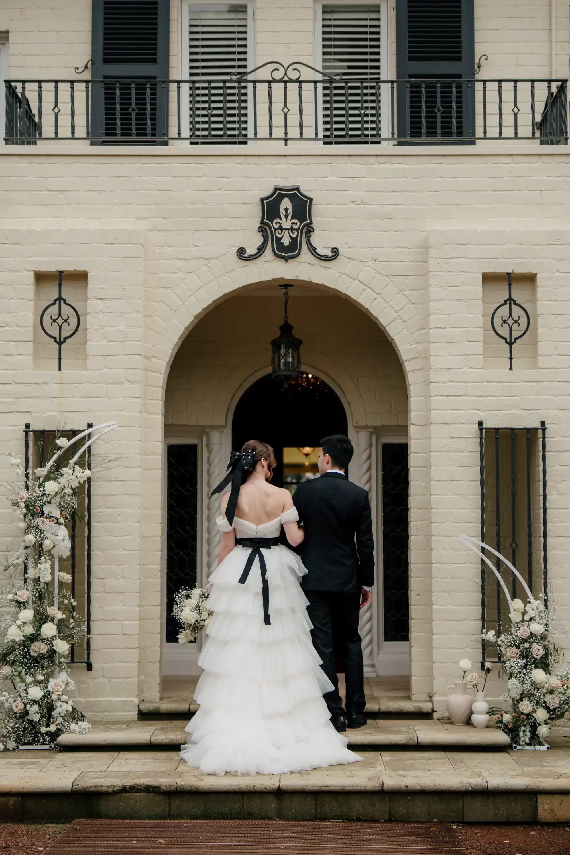 puketutu-island-estate-hera-couture-rembrandt-top-auckland-wedding-phtographer-2023-photography-videography-film-new-zealand-bride-rolls-royce-car-NZ-best-venue-classic-nude-pink-spring-table-styling-flour (5).webp