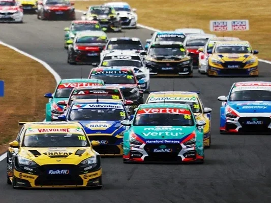 Donington BTCC Opening Round