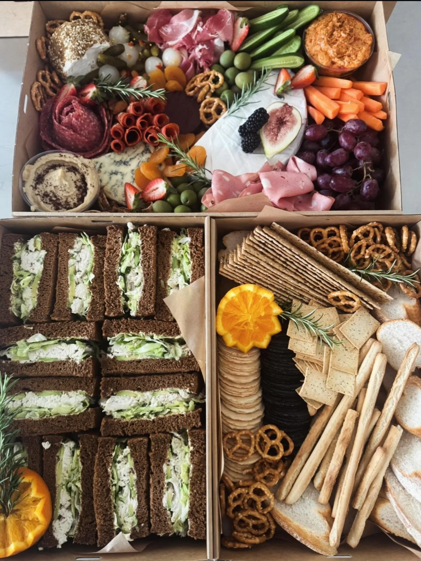 &bull;
PICNIC + MAKE IT MILKHOUSE 🧺✨

Freshly made sandwiches, grazing favourites, seasonal fruit &amp; all the little extras &mdash; packed and ready for wherever your day takes you.

Beach days, park hangs, work lunches or weekend catch ups&hellip