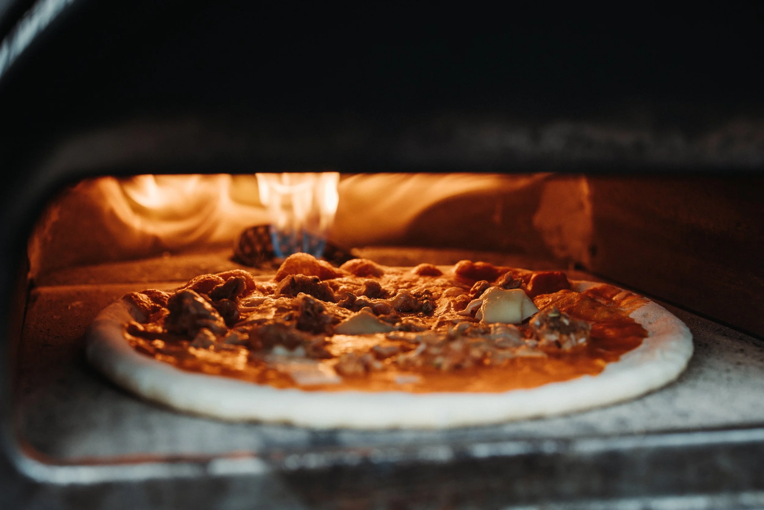 BASILPIZZABAR (DESATURATION -10)-6.jpg