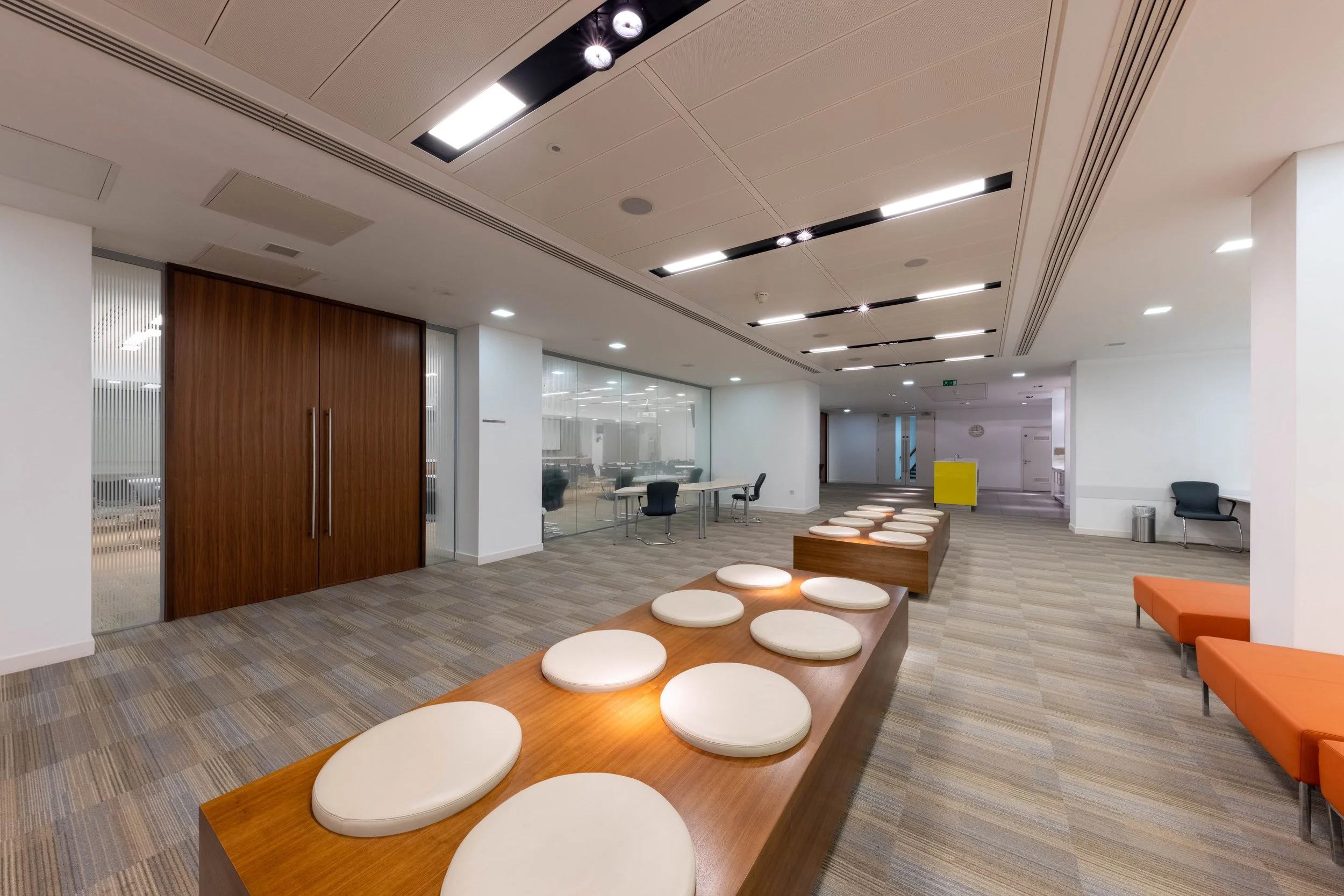 Buckingham Palace Road -022.jpg