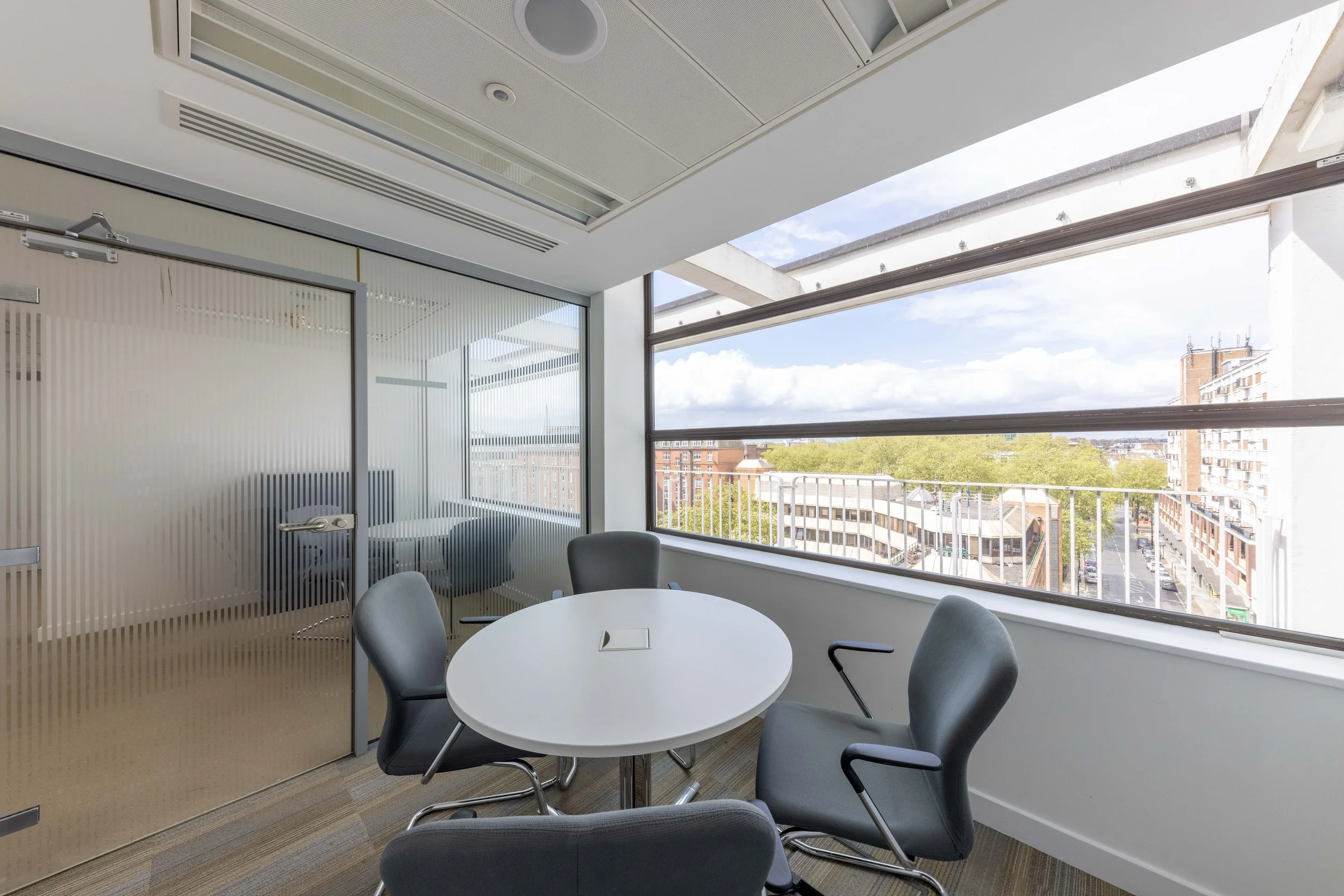 Buckingham Palace Road -091.jpg