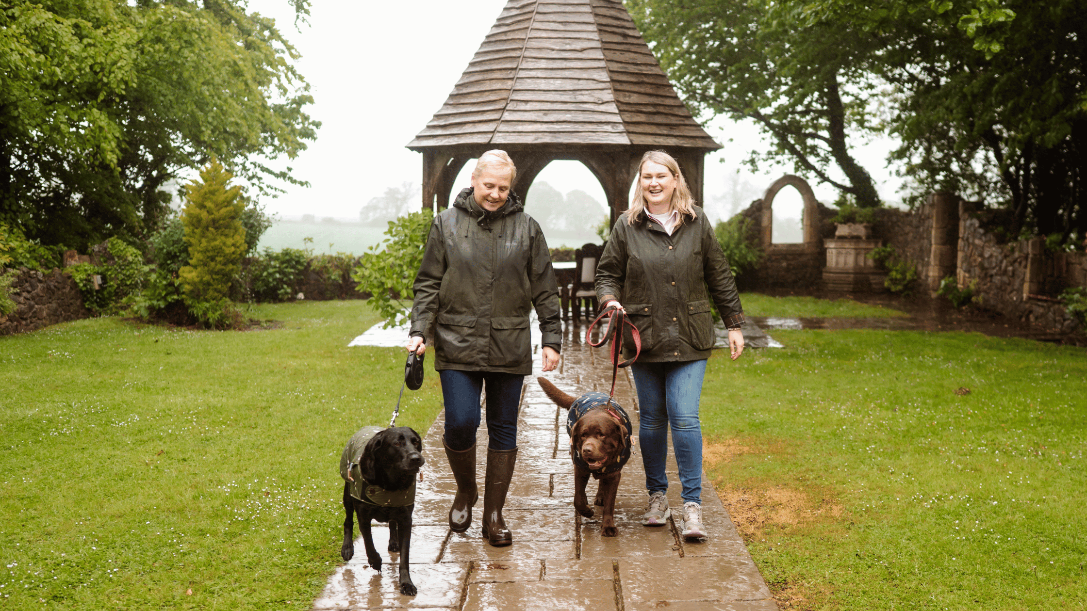 What to Expect from a Wedding Dog Chaperone on Your Wedding Day