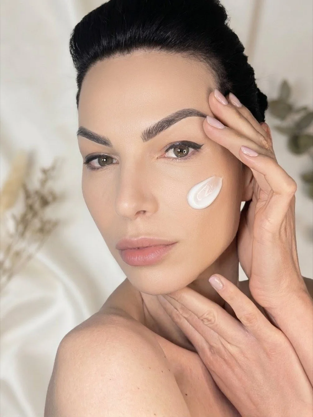 Soin du visage anti-âge avec produits Maria Galland à Annecy, peau lumineuse et lifting naturel