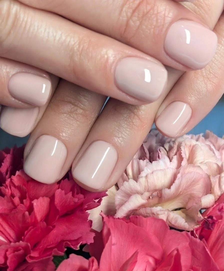 Beauté des mains et manucure ONGLERIE à Annecy, soin des ongles naturel et élégant