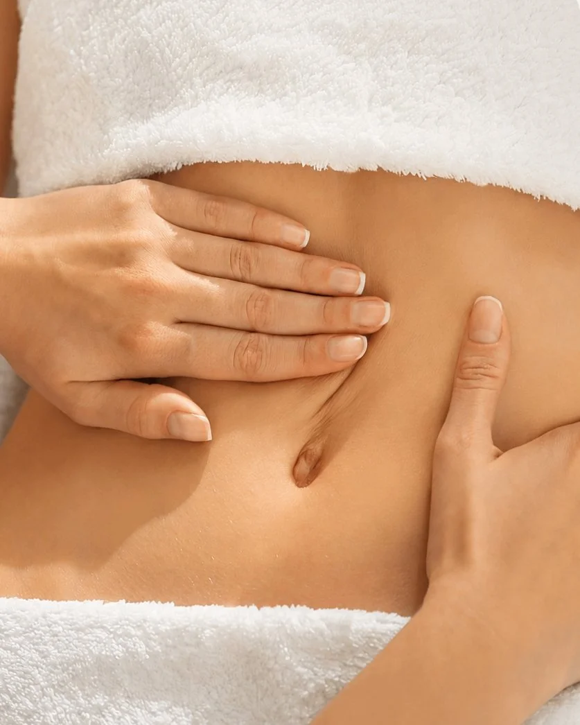 Massage du ventre et drainage lymphatique à Annecy pour réduire la sensation de gonflement, favoriser le confort digestif et relancer la circulation.