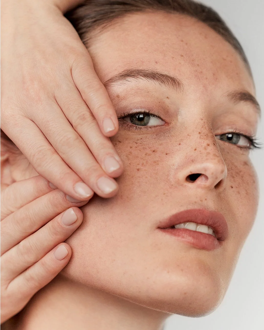 Soin visage apaisant et rééquilibrant à Annecy, traitement personnalisé Skin Biosis chez MEDUSA Atelier Beauté