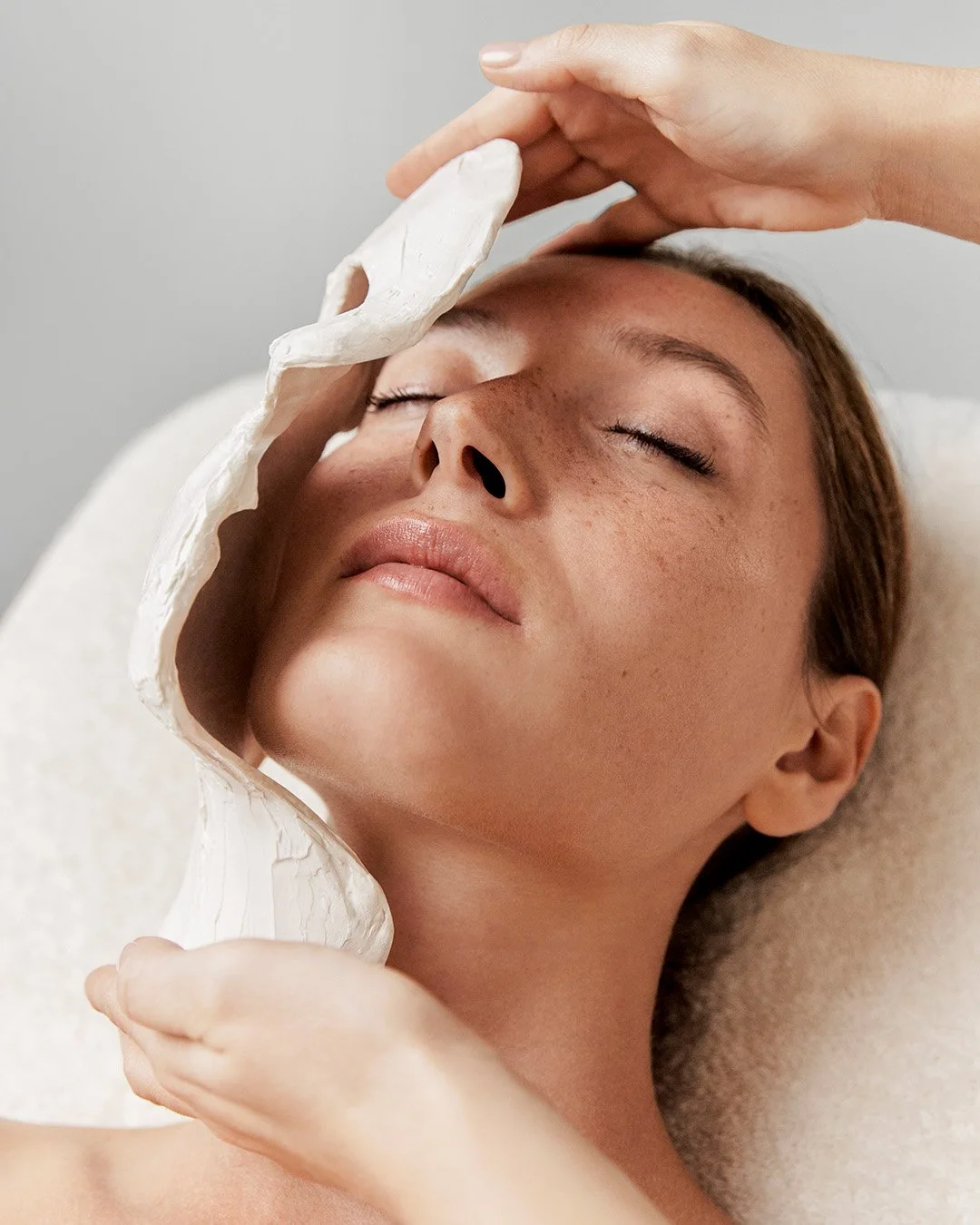 Soin visage Méthode Mosaïque Modelante Maria Galland à Annecy, effet lifting et peau revitalisée chez MEDUSA Atelier Beauté