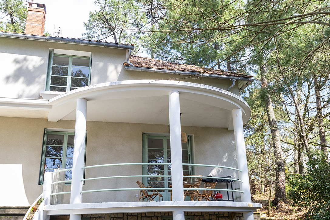 Architecture intérieure, restructuration et modernisation d'une maison, années 50 Royan