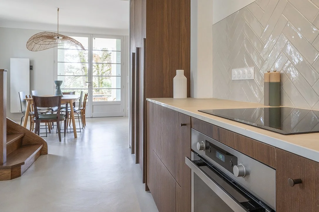 Architecture intérieure, restructuration et modernisation d'une maison, années 50 Royan