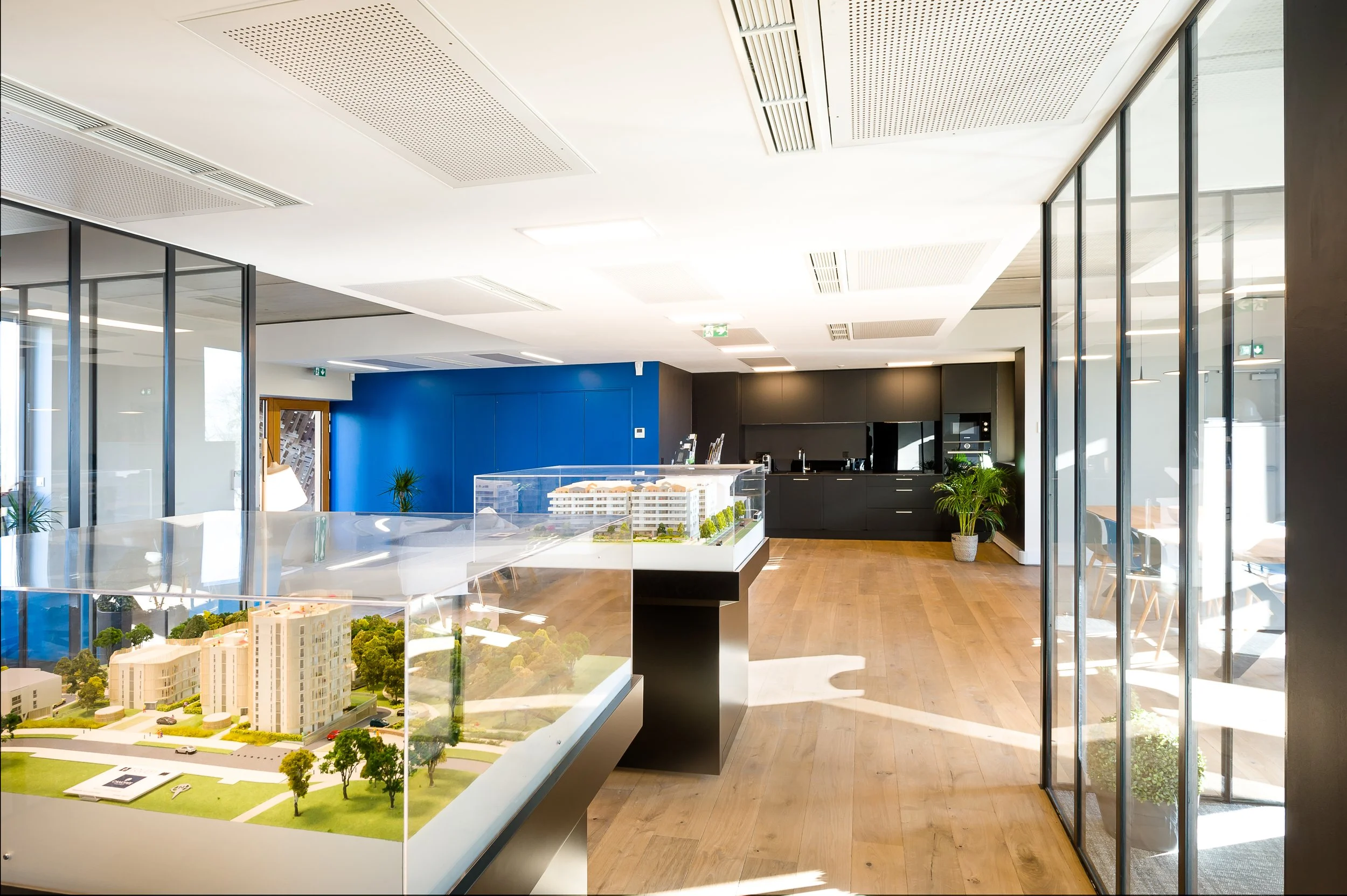 Aménagement de bureaux La Rochelle, Niort, verrière, parquet, bois, cuisine