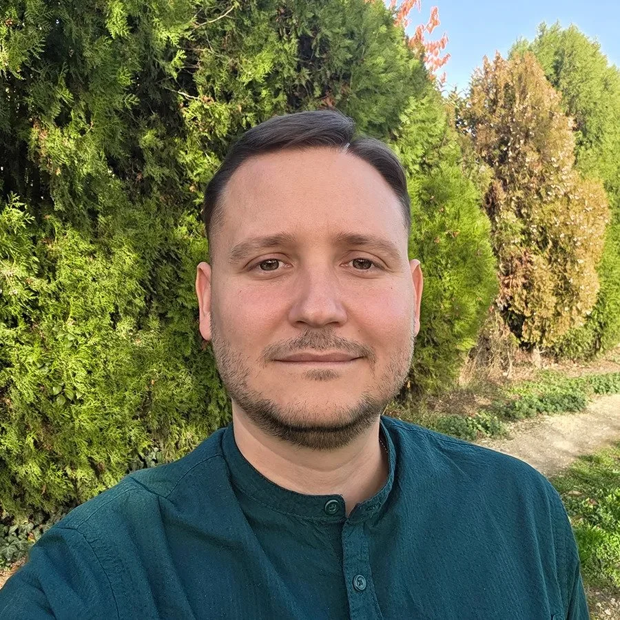 Online psiholog i online psihoterapeut. Stručnjak za anksioznost, depresiju, stres i probleme u vezi.