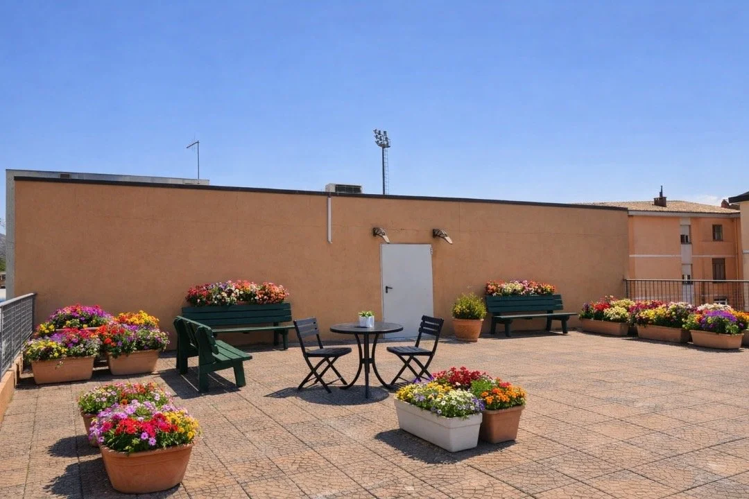 Terrazza – Un ambiente all'aperto dove trascorrere momenti di relax in sicurezza.